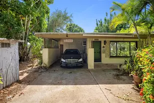2742 S East Ave, Sarasota, FL 34239 - Photo 2