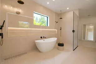 2121 Clematis Ct, Sarasota, FL 34239 - Photo 26