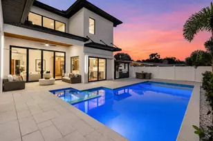 2121 Clematis Ct, Sarasota, FL 34239 - Photo 4