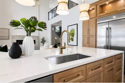 2121 Clematis Court, Sarasota, FL 34239 - Photo 12