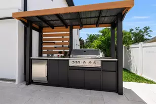 2121 Clematis Ct, Sarasota, FL 34239 - Photo 50