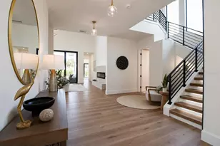 2121 Clematis Ct, Sarasota, FL 34239 - Photo 6