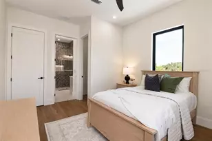 2121 Clematis Ct, Sarasota, FL 34239 - Photo 42