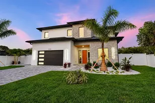 2121 Clematis Ct, Sarasota, FL 34239 - Photo 1
