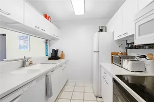 3634 59th Ave W, Bradenton, FL 34210 - Photo 10