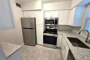 611 Gulf Dr N, Bradenton Beach, FL 34217 - Photo 6