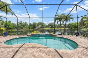 12037 Thornhill Ct, Lakewood Ranch, FL 34202 - Photo 2