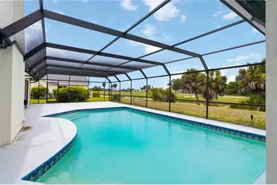 3837 Torrey Pines Boulevard, Sarasota, FL 34238 - Photo 4