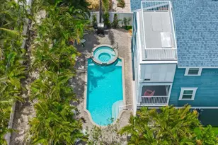 2300 Avenue B, Bradenton Beach, FL 34217 - Photo 4