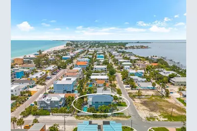 2300 Avenue B, Bradenton Beach, FL 34217 - Photo 4