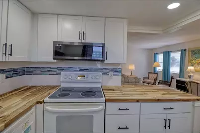 101 Cambridge Trail #196, Sun City Center, FL 33573 - Photo 16