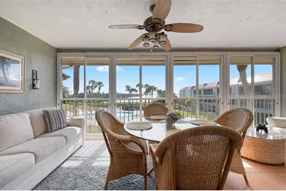 711 Manatee Avenue, Holmes Beach, FL 34217 - Photo 1