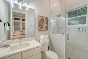 1537 Siesta Dr, Sarasota, FL 34239 - Photo 44