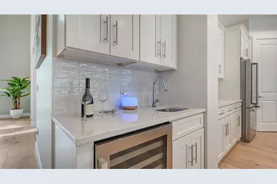 1537 Siesta Drive, Sarasota, FL 34239 - Photo 32