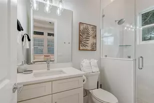 1537 Siesta Dr, Sarasota, FL 34239 - Photo 46