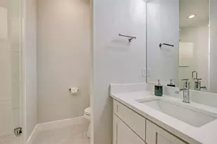 1537 Siesta Dr, Sarasota, FL 34239 - Photo 60