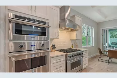 1537 Siesta Drive, Sarasota, FL 34239 - Photo 30