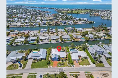 528 Key Royale Drive, Holmes Beach, FL 34217 - Photo 54
