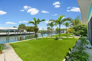528 Key Royale Dr, Holmes Beach, FL 34217 - Photo 44