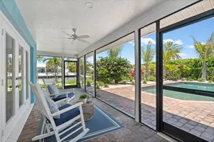 528 Key Royale Dr, Holmes Beach, FL 34217 - Photo 36