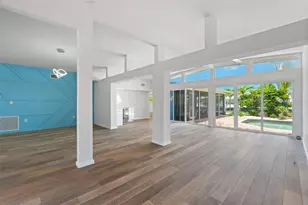 528 Key Royale Dr, Holmes Beach, FL 34217 - Photo 12