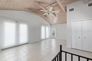 528 Key Royale Dr, Holmes Beach, FL 34217 - Photo 34
