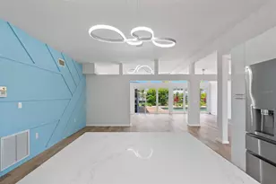 528 Key Royale Dr, Holmes Beach, FL 34217 - Photo 16