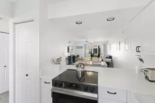 1801 Gulf Dr N, Bradenton Beach, FL 34217 - Photo 4
