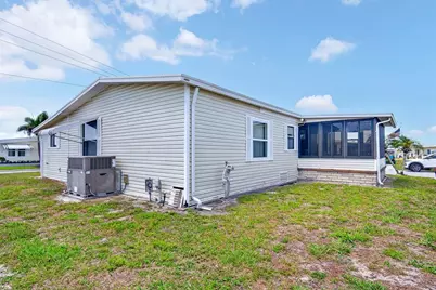 8906 31st Avenue E, Palmetto, FL 34221 - Photo 4