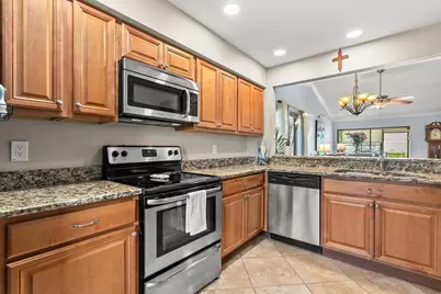 2723 60th Avenue Drive W #2723, Bradenton, FL 34207 - Photo 4