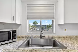 3344 Lake Bayshore Dr, Bradenton, FL 34205 - Photo 8