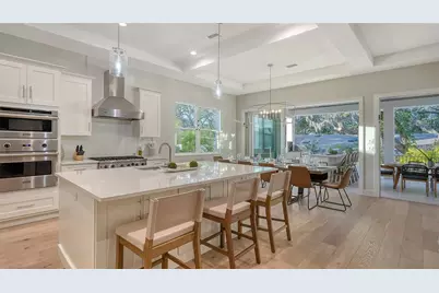 1537 Siesta Drive, Sarasota, FL 34239 - Photo 22