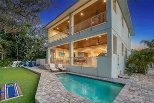 1537 Siesta Dr, Sarasota, FL 34239 - Photo 4