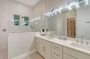 1537 Siesta Dr, Sarasota, FL 34239 - Photo 48