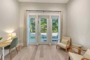 1537 Siesta Dr, Sarasota, FL 34239 - Photo 44