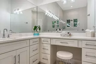 1537 Siesta Dr, Sarasota, FL 34239 - Photo 46