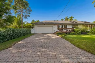 301 26th St W, Bradenton, FL 34205 - Photo 4