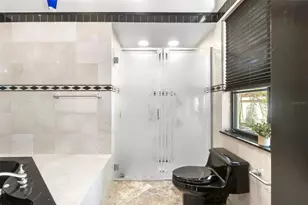 324 Siesta Dr, Sarasota, FL 34242 - Photo 28
