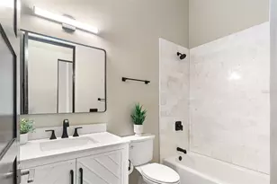 324 Siesta Dr, Sarasota, FL 34242 - Photo 34