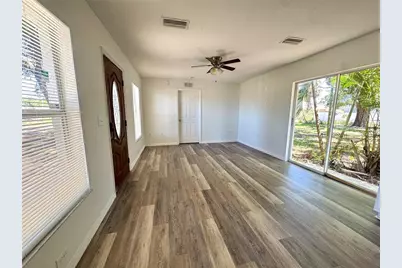 307 27th Street E, Palmetto, FL 34221 - Photo 4