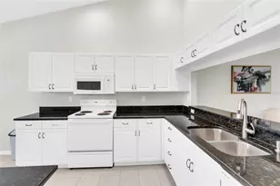 8750 Olde Hickory Ave, Sarasota, FL 34238 - Photo 18