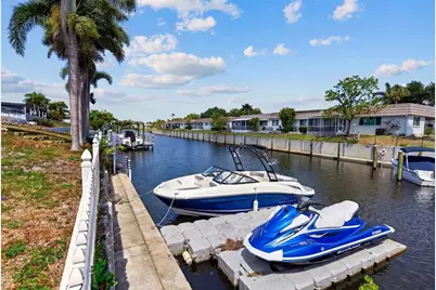 2555 Constitution Boulevard, Sarasota, FL 34231 - Photo 4