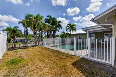 2555 Constitution Boulevard, Sarasota, FL 34231 - Photo 36