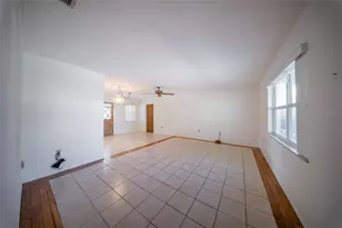 412 62nd St NW, Bradenton, FL 34209 - Photo 4