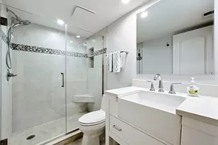 1515 Pelican Point Dr, Sarasota, FL 34231 - Photo 40