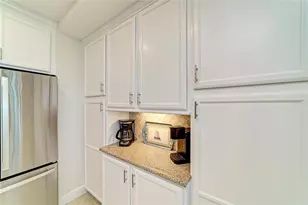 392 Aruba Cir, Bradenton, FL 34209 - Photo 10