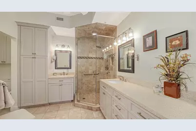 5420 Eagles Point Circle #402, Sarasota, FL 34231 - Photo 24