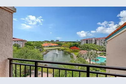 5420 Eagles Point Circle #402, Sarasota, FL 34231 - Photo 4