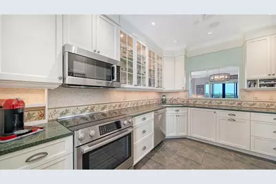5420 Eagles Point Circle #402, Sarasota, FL 34231 - Photo 20