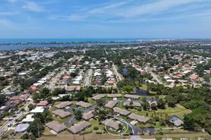 2902 Captiva Gardens Dr, Sarasota, FL 34231 - Photo 48